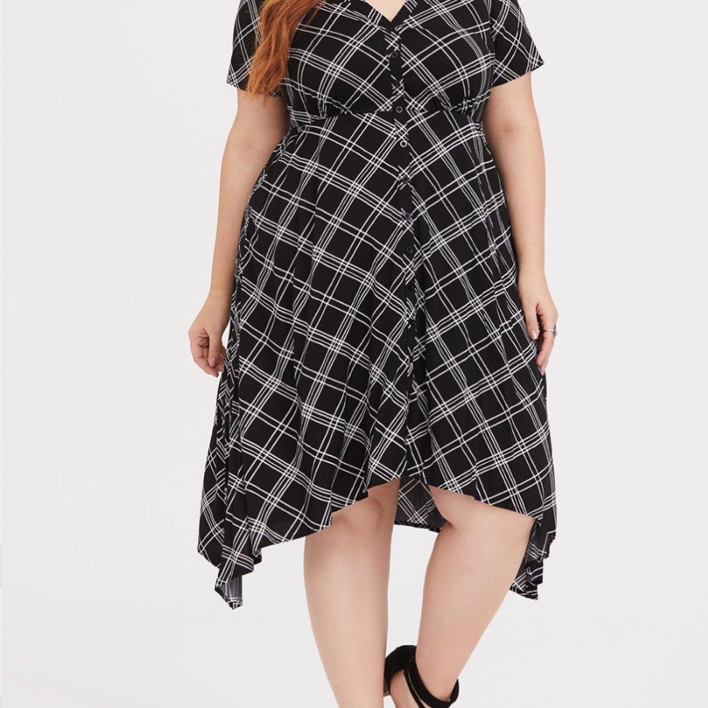 Torrid Size 1X Midi Plaid Black and White HiLo Skater Dress 🍁Fall Vibes🎃